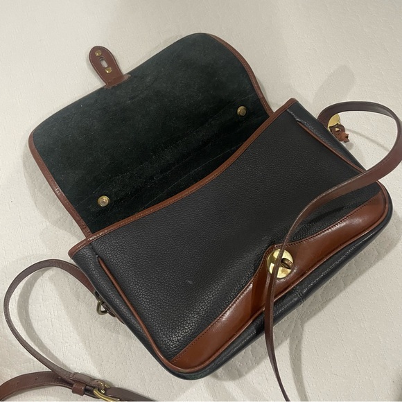 Vintage Dooney & Bourke AWL Carrier Shoulder Bag in Black with Burnt Cedar trim - Picture 5 of 14